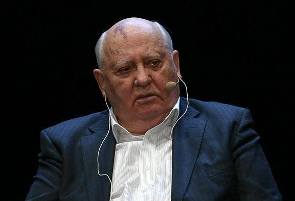 Михаил Горбачев посоветовал будущему президенту США идти на контакт с Путиным