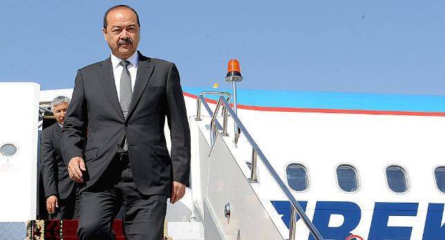 Премьер Узбекистана Абдулла Арипов прибыл в Душанбе