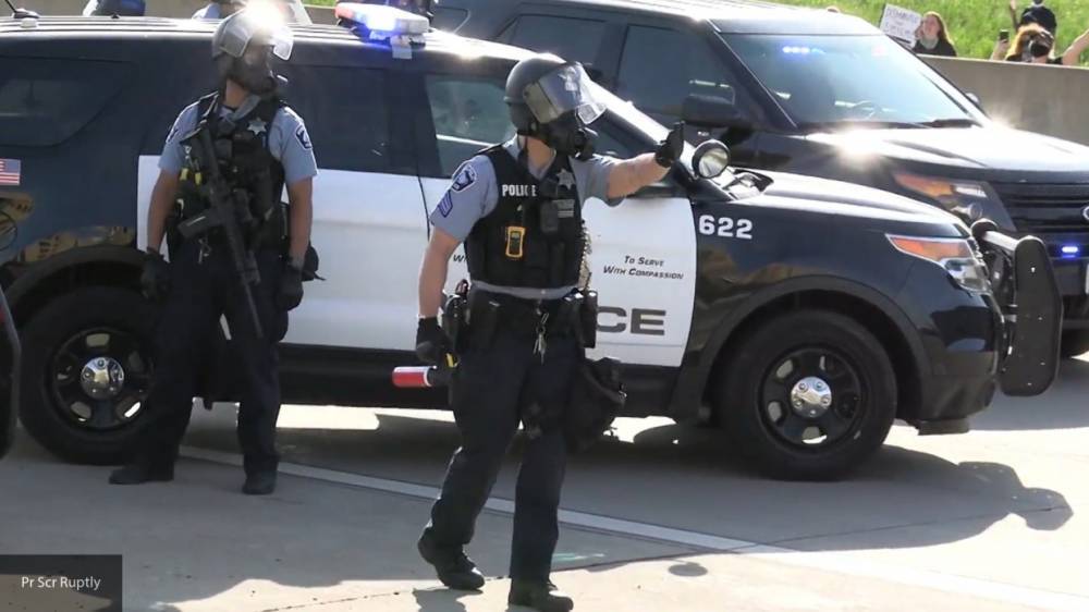 Несколько человек погибли при полицейском штурме в США