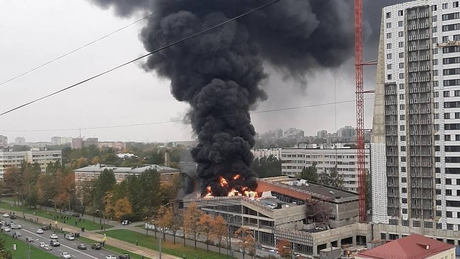 Пожарные ликвидировали возгорание на проспекте Ветеранов в Петербурге