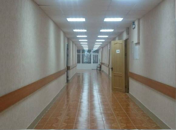 В Москве пятиклассник травмировал сверстника дверью туалета