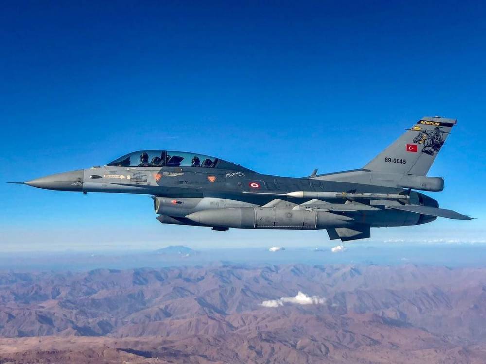 Война набирает оборот: турецкий F-16 сбил армянский штурмовик Су-25