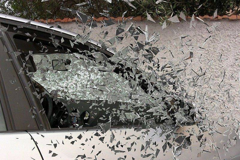 В Краснодаре в ДТП с Renault погиб водитель Toyota
