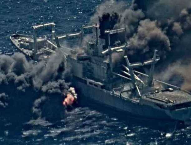 Списанный на утиль корабль отказался тонуть под ударами американских ракет