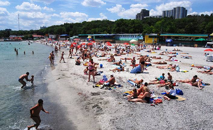 The Washington Post (США): летом одесские курортники наплевали на маски. И вот Украина стала горячей точкой второй волны в Европе