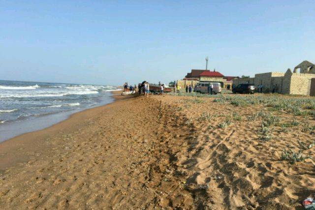 В Каспийском море прогнозируются волны высотой до трех метров