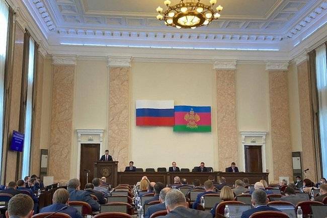Глава Краснодарского края представил депутатам ЗСК обновленный состав вице-губернаторов