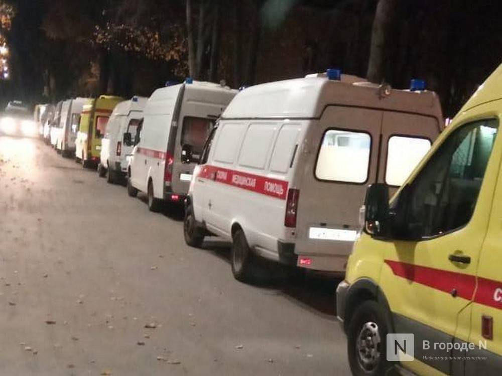 Очередь из 20 карет скорой помощи образовалась у нижегородской больницы