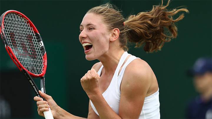 Александрова вышла в третий круг Roland Garros, где сыграет со Свитолиной