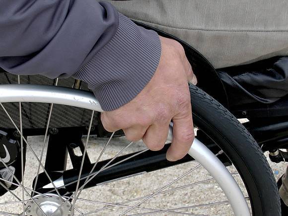 Госдума обязала снабжать инвалидов техсредствами реабилитации по месту проживания
