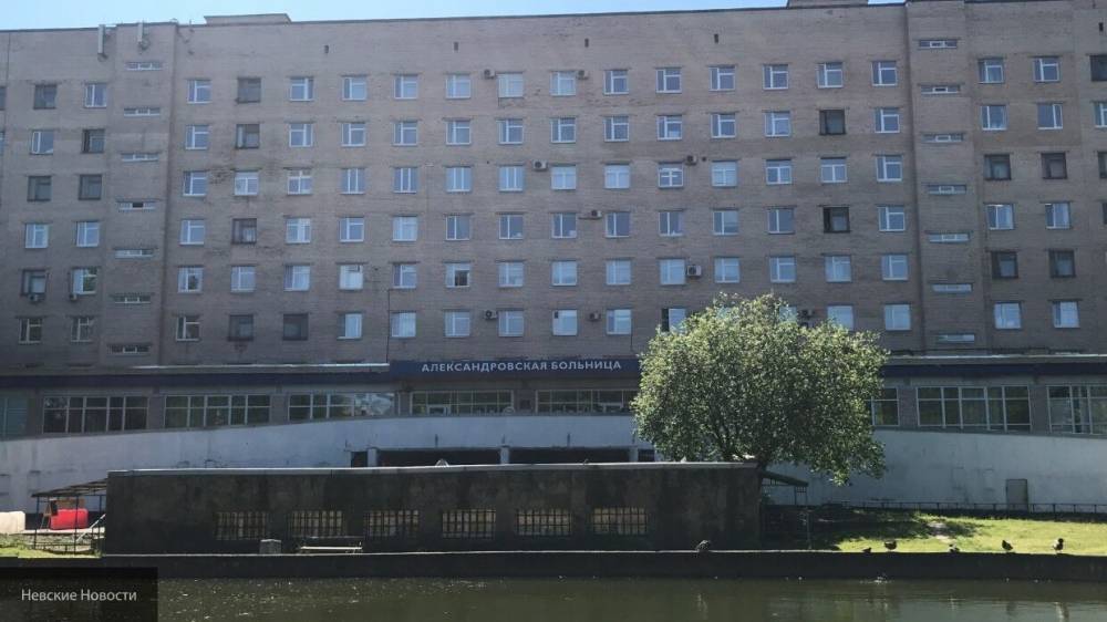 Александровскую больницу в Петербурге отдадут под прием COVID-пациентов