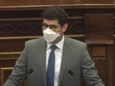 Парламент Армении обсуждает законодательную инициативу по замене режима ЧП на карантин