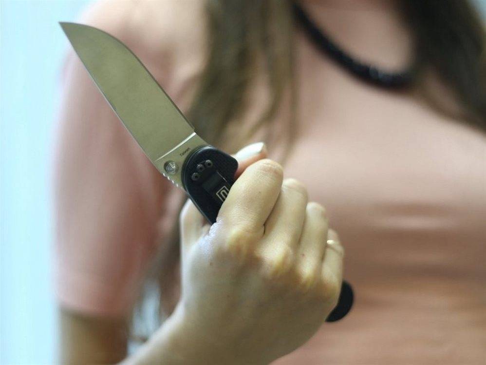 Жительница Ульяновска ударила малознакомого мужчину ножом в грудь