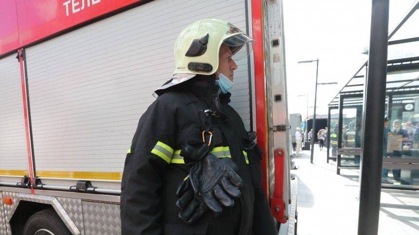 Мать выбросила из окна: как спасали детей из пожара в Новосибирске — видео