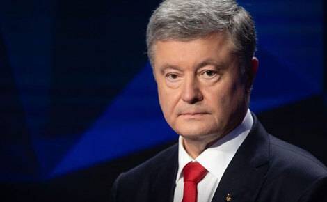 В расширенный список санкций, опубликованный российским правительством, попал экс-президент Украины Петр Порошенко