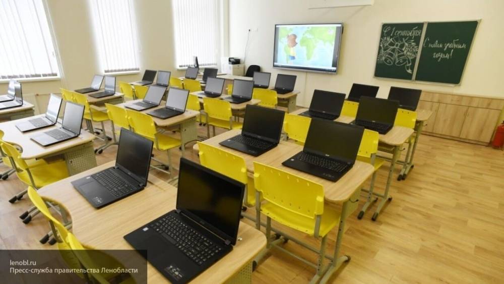 Вернувшиеся в Россию школьники смогут начать учебу без тестов на COVID-19