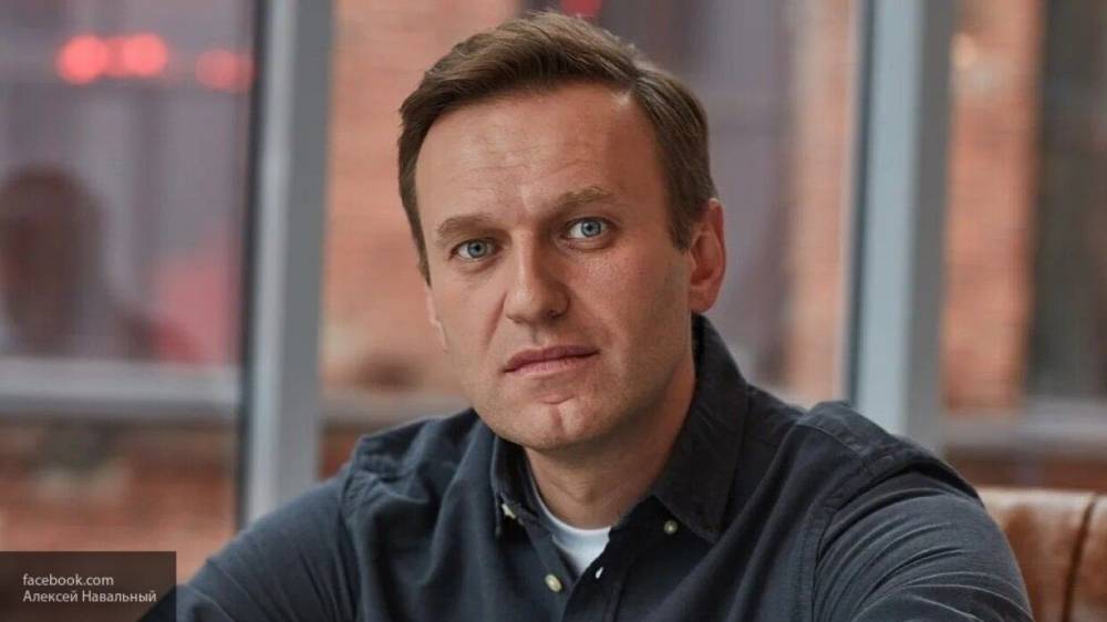 Познер назвал "отравление" Навального невыгодным для властей РФ