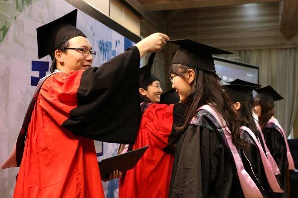 Китай подписал соглашения с 54 странами о взаимном признании дипломов