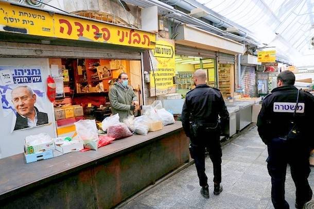 В 40 городах Израиля введут комендантский час