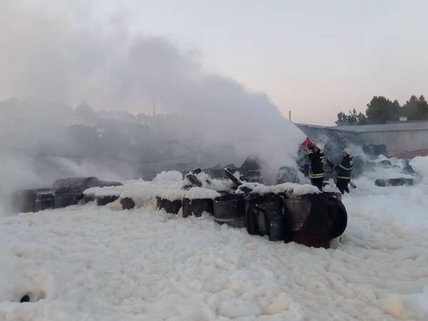 Под Екатеринбургом потушили крупный пожар на пилораме