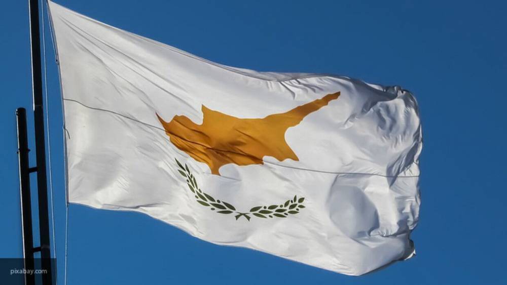 Названы имена 34 владельцев "золотых паспортов" на Кипре