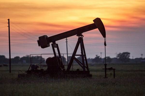Цена на нефть Brent опустилась ниже $42 за баррель