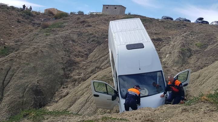 В Крыму автобус с пассажирами упал с обрыва