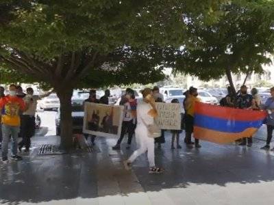 «Хочу в Россию»: В Ереване состоялся автопробег желающих уехать