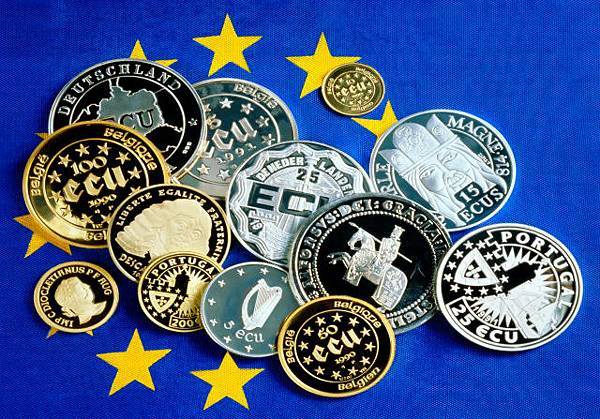 Курс евро превысил 90 рублей - впервые с февраля 2016 года