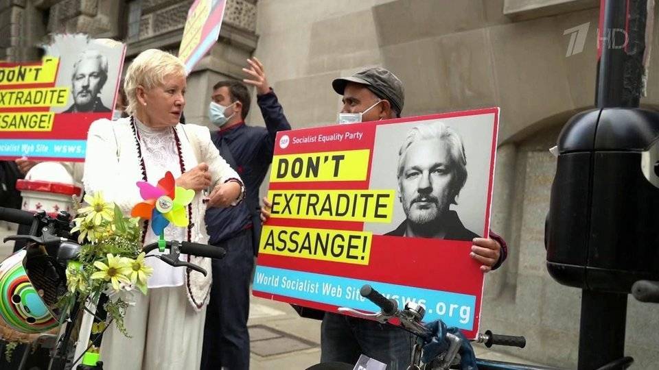 В Лондоне возобновились слушания по делу об экстрадиции Джулиана Ассанжа