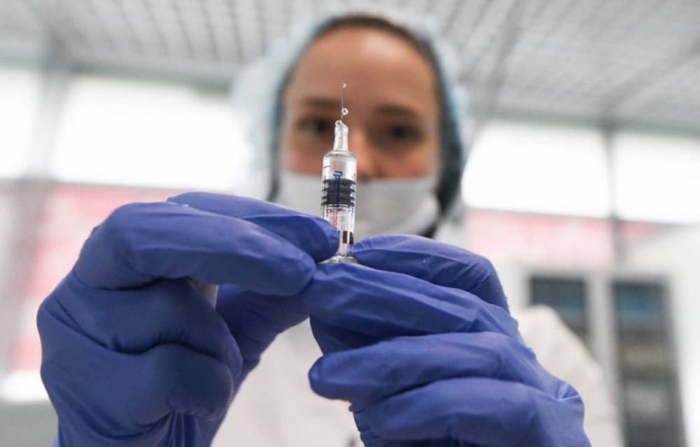 Стало известно, когда поступит вакцина от коронавируса в регионы России