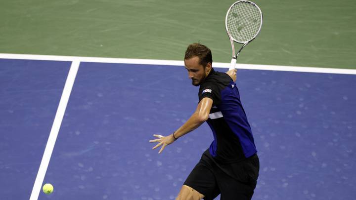 Медведев сыграет с Рублевым за полуфинал теннисного US Open