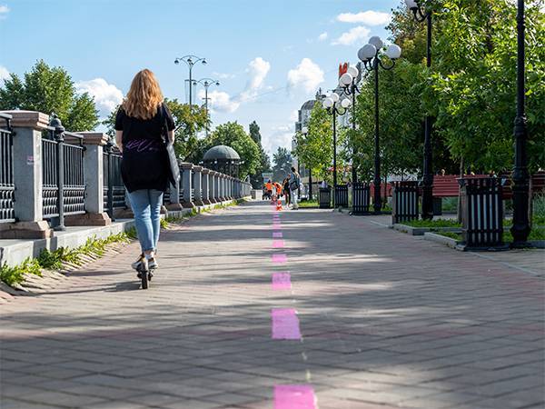 Фиолетовая арт-линия стала новой достопримечательностью Екатеринбурга