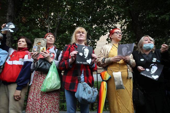 Группа поддержки Ефремова устроила пляски на костях погибшего водителя