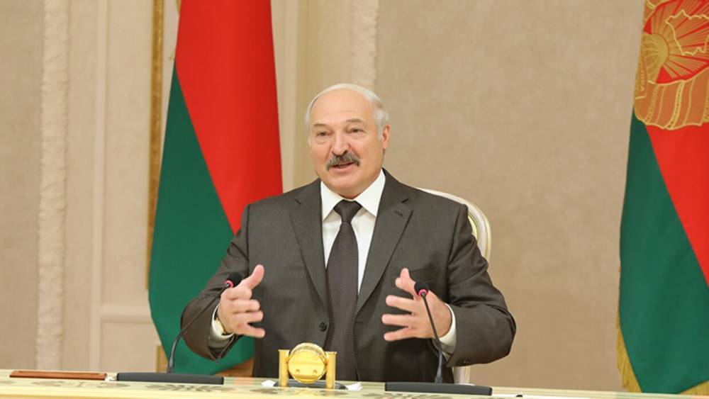 Лукашенко назвал себя единственным защитником Белоруссии