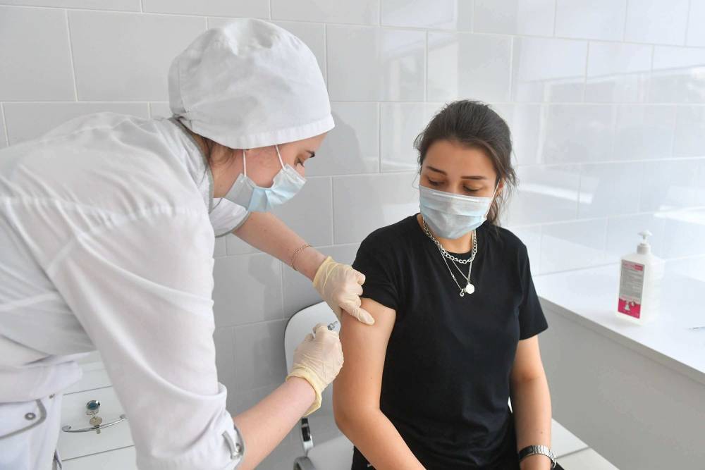 Названы сроки испытаний российской вакцины от коронавируса на детях