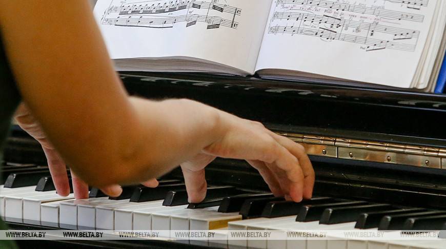 Музыкант из Санкт-Петербурга установил мировой рекорд по длительности игры на фортепиано