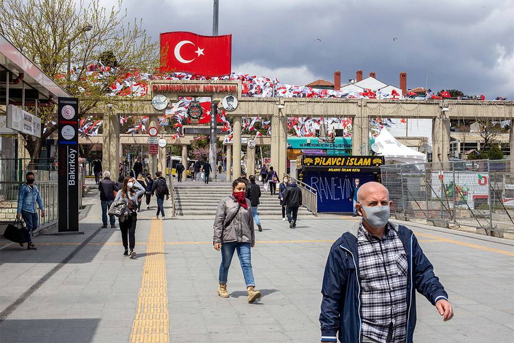 В Турции обязали граждан носить маски на пляжах и в парках