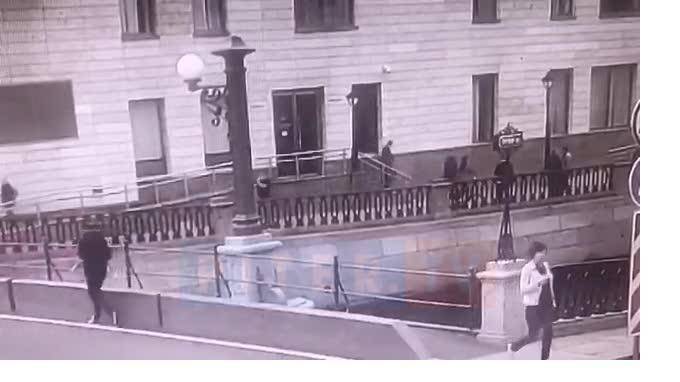 Охранник Мариинского театра выбросил в Крюков канал найденную в туалете скрытую камеру