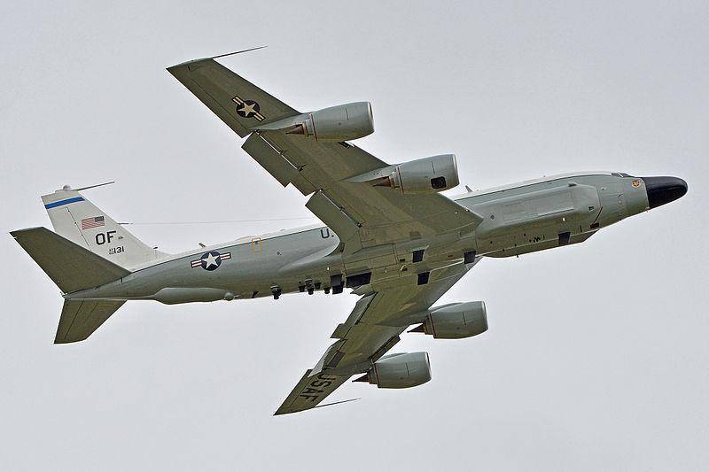 Sohu: RC-135W ВВС США маскируются под малайзийские самолеты для провокаций в Южно-Китайском море