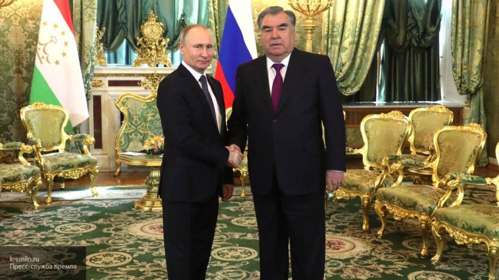 Путин поздравил главу Таджикистана по случаю Дня независимости страны
