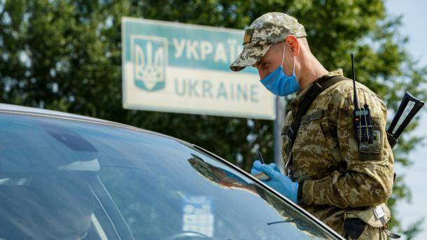 Правительство усилило ограничения в отношении въезда иностранцев в Украину. Чего ожидать