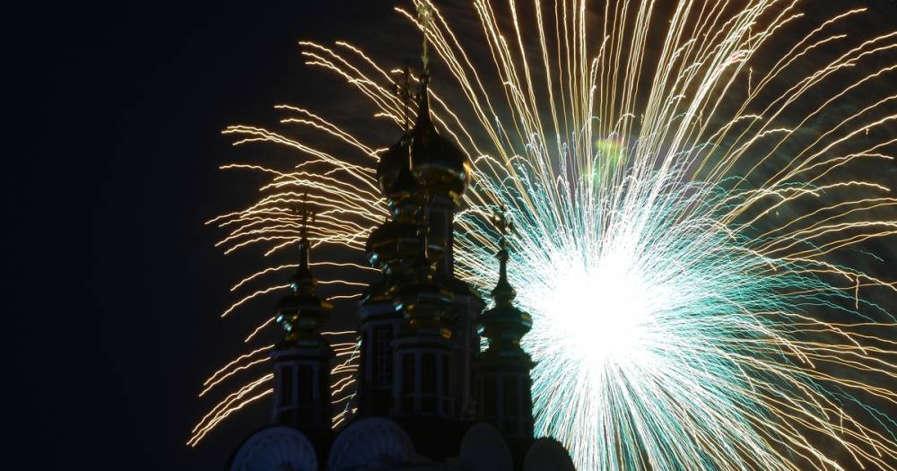 Более десяти москвичей пострадали от новогодних фейерверков