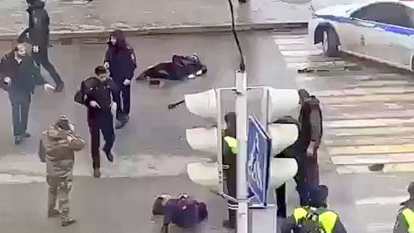 Опубликовано видео нападения на полицейских в Чечне