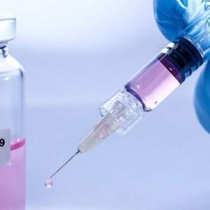МОЗ обсудил с AstraZeneca сроки поставки вакцины