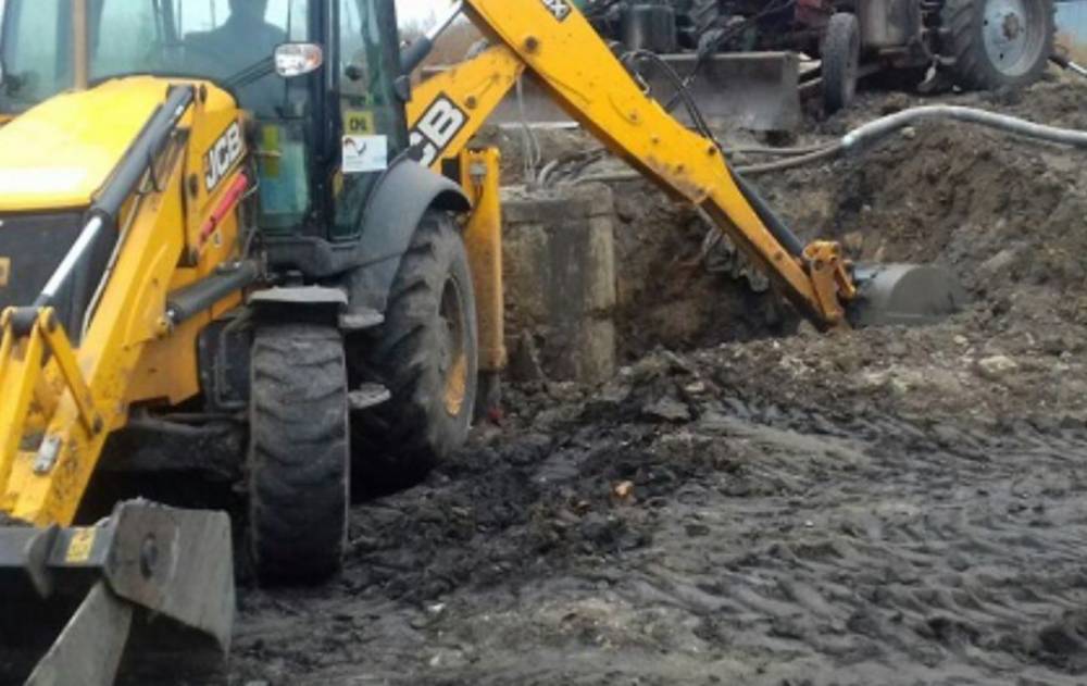 Донбасс без воды: коммунальщики нашли место повреждения водовода