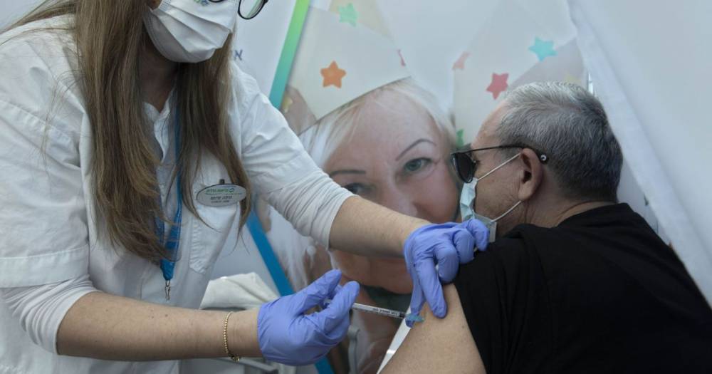 Израиль уже весной планирует завершить вакцинацию всего взрослого населения
