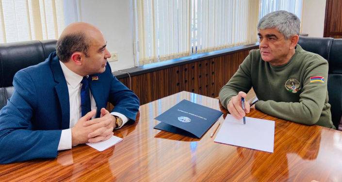 Лидер "Просвещенной Армении" обсудил ситуацию в Карабахе с Виталием Баласаняном
