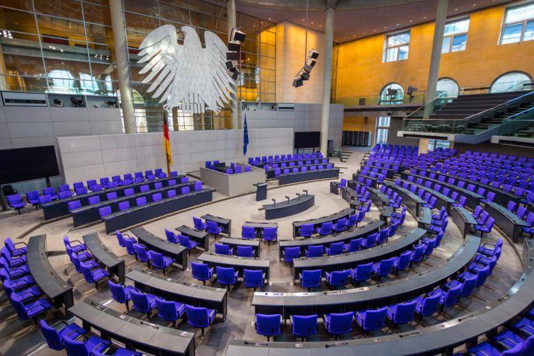Бундестаг предлагают сделать виртуальным парламентом