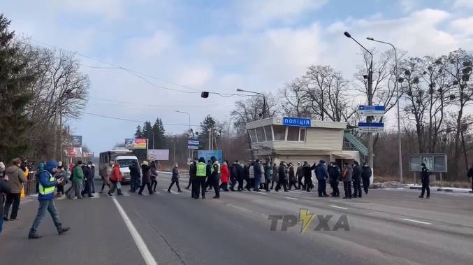 В разных регионах Украины люди вышли на "тарифные" протесты: видео